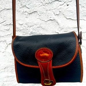 Vintage Dooney & Bourke Navy/Tan Pebbled Leather with Trim Flap Shoulder Bag